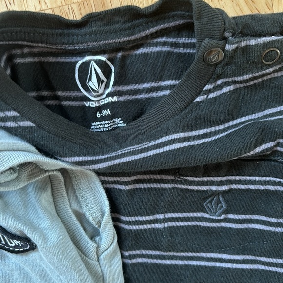Volcom Set - 6-9 mo - Picture 5 of 5